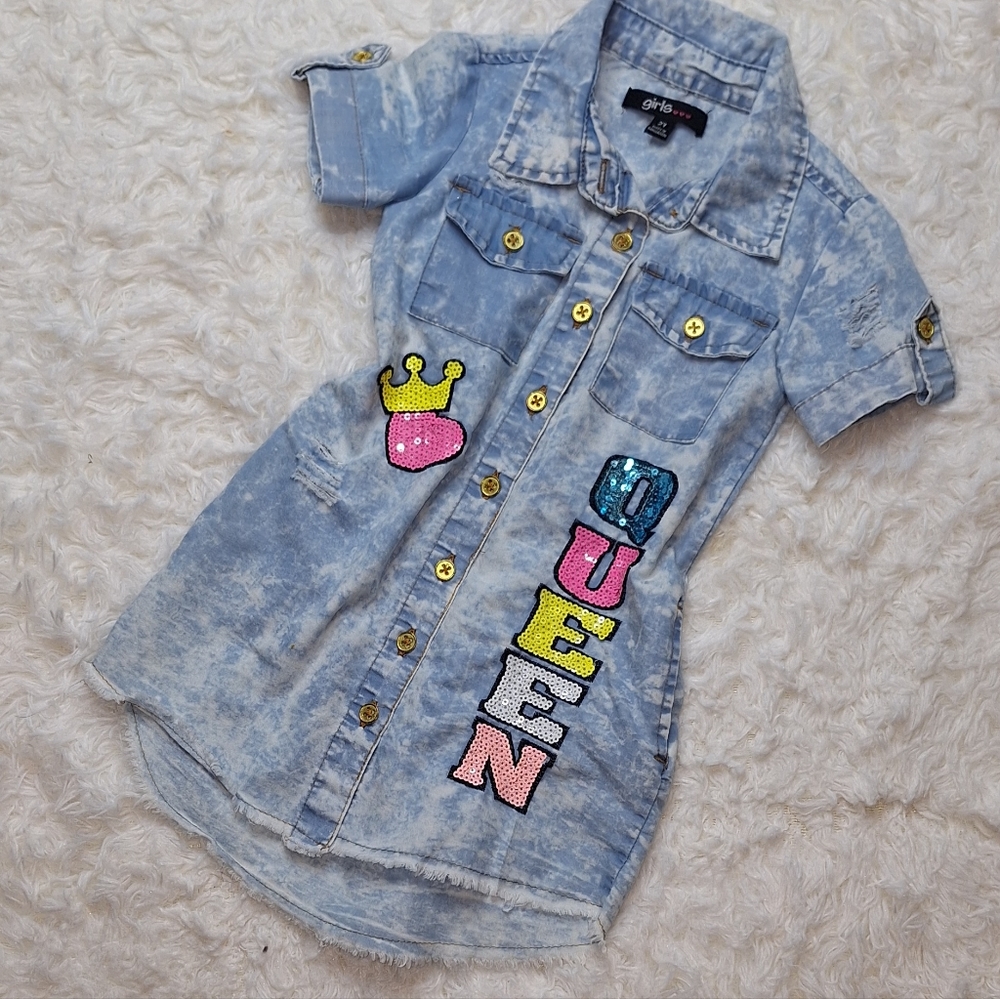 Light wash Queen Sequin patch shirt dress size 2t - Picture 4 of 4